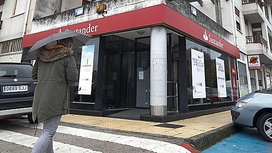 Los bancos frenan su sangría de oficinas en Cantabria y se estabilizan con 212 sucursales