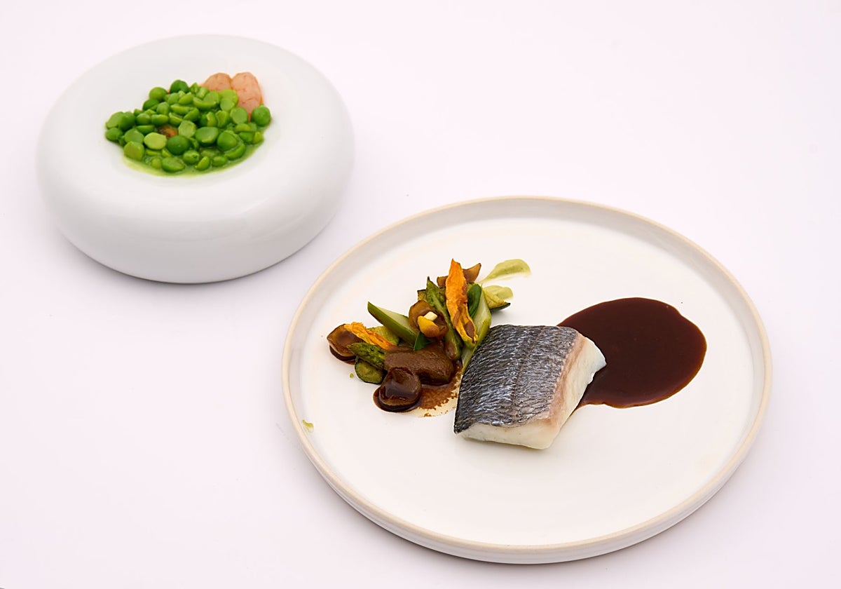 Dorada confitada con guarnición vegetal, plato de la estudiante gallega María Bazar, ganadora del Premio Promesas 2025.