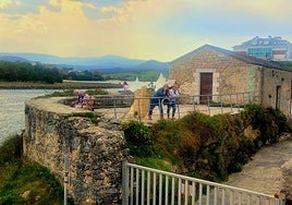 La Batería de la Santa Cruz es un monumento con espectaculares vistas y muy visitado.