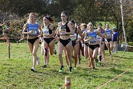 Irene Pelayo, ganadora, y Miranda Cadavieco encabezan el grupo.