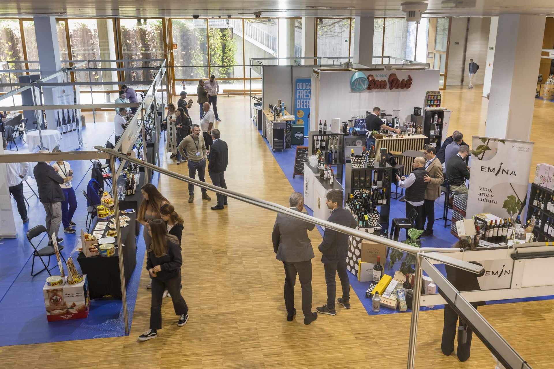 Unas 60 empresas de Cantabria, distribuidas en 130 estands, se dan cita este lunes y martes en el Palacio de Exposiciones para mostrar su actividad.