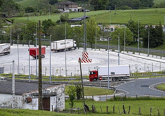 Aparcamiento de camiones de Anero