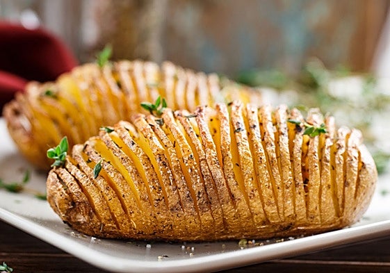 Unas patatas típicas de la cocina sueca, pero perfectas para cualquier carne o pescado.