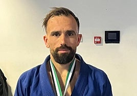 Cristian Torre, con su medalla de oro en el Mundial.
