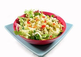 Ensalada de arroz multicolor.