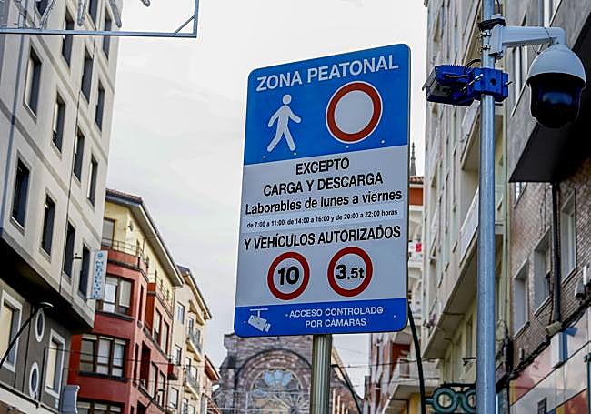 Cartel indicativo de la zona restringida.