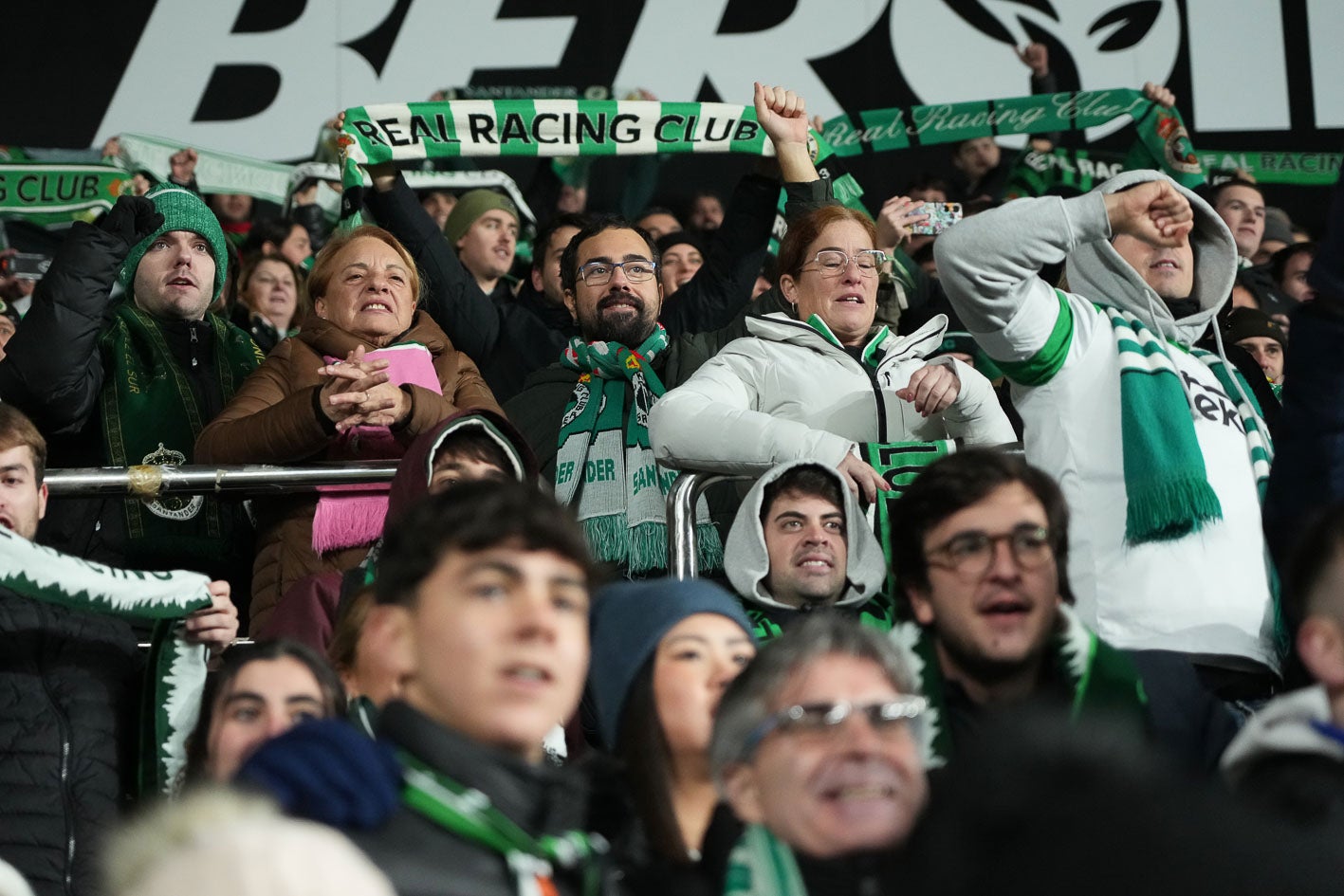La afición verdiblanca desafió al frío en El Plantío. 