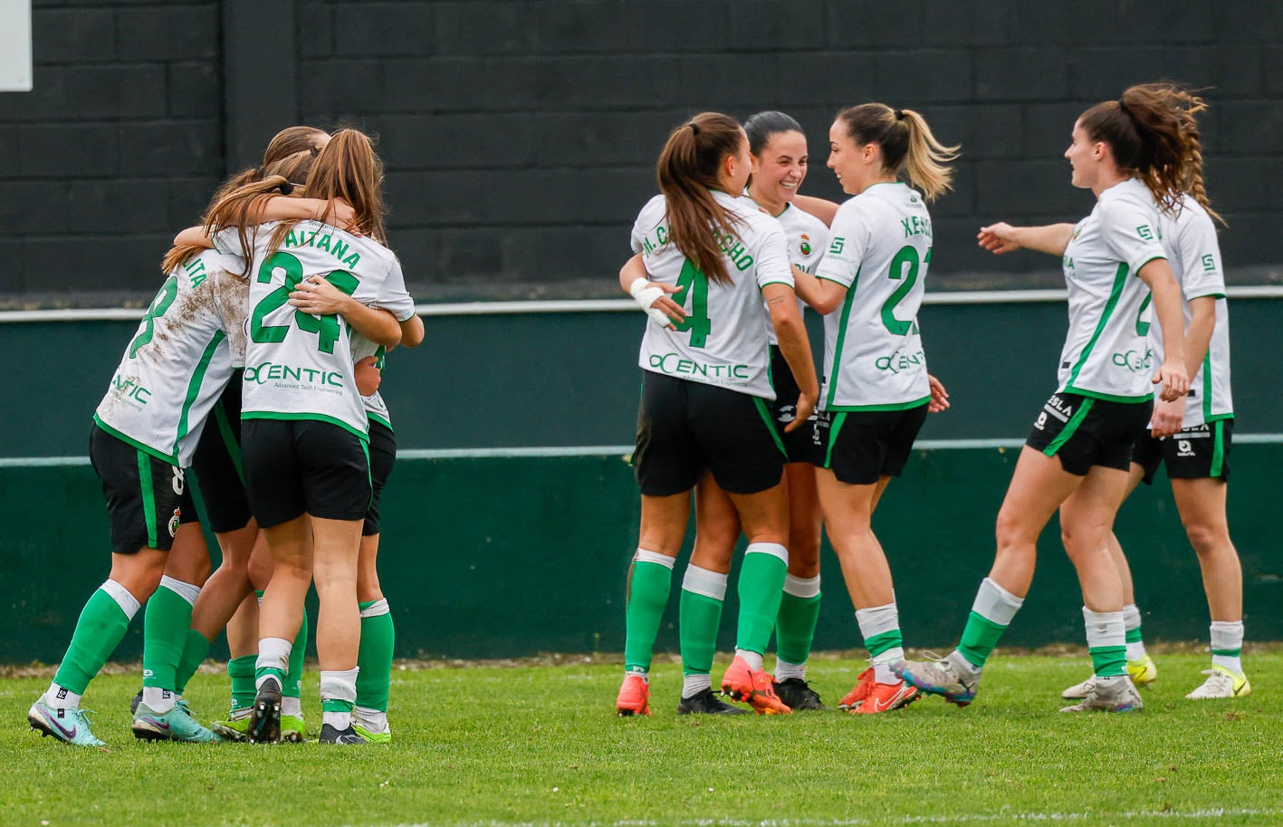 Las verdiblancas festejan la victoria 