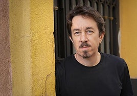 «Ojalá esta novela sirva para que cada uno recuerde cómo fue su adolescencia», dice el escritor argentino