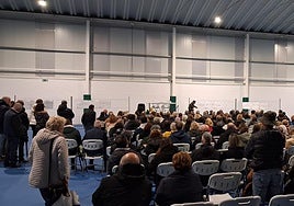 Reunión vecinal en el polideportivo de Ribamontán al Monte esta misma semana.