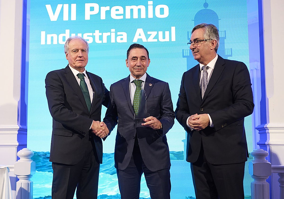 Eduardo Arasti, Tony Fernández Jove y Juan Luis Sánchez.