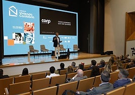 Eduardo Martín ha sido el encargado de abrir el turno de ponencias.