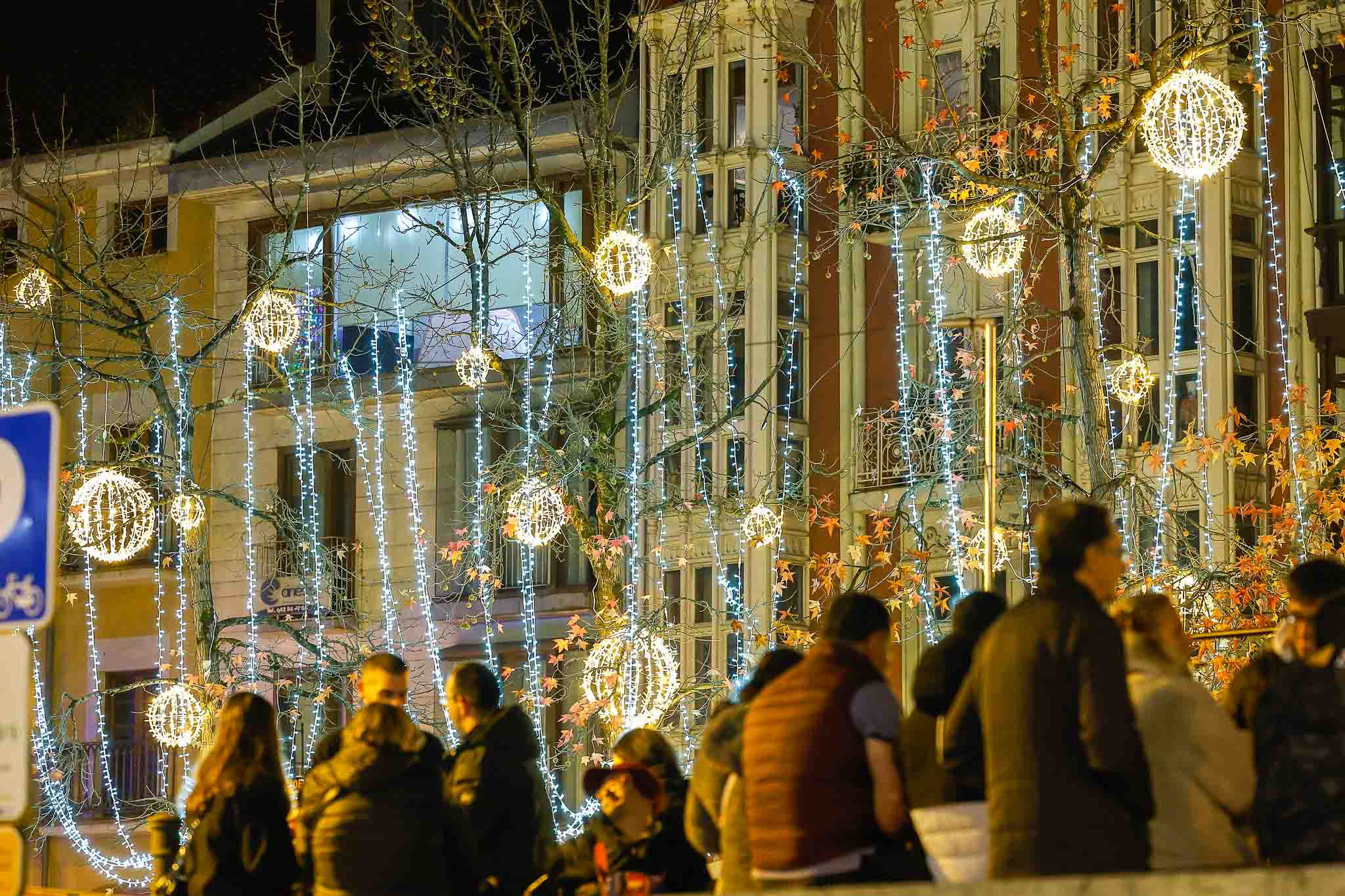 La Asociación Una Sonrisa ha sido la encargada de activar la iluminación de este año.