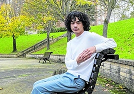 Leonel Navarro, joven activista vihvisible, comparte su historia en este reportaje.