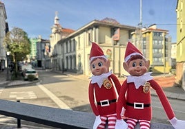 El Astillero recibe a los elfos Asti y Nizo, que esconderán sorpresas cada día por el municipio