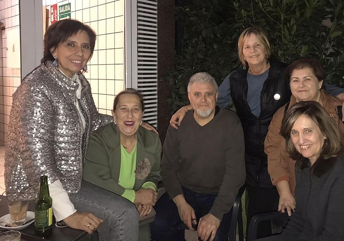 A la izquierda, Josefina González, ex alcaldesa y una de las creadoras de la nueva asociación.