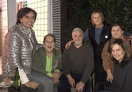 A la izquierda, Josefina González, ex alcaldesa y una de las creadoras de la nueva asociación.