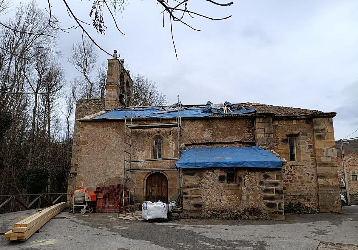 Comienzan las obras de reparación de la iglesia románica de Fontibre.