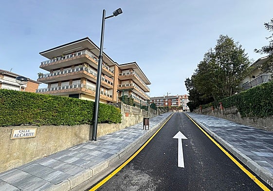 Calle Alcarite de Noja tras ser remozada.
