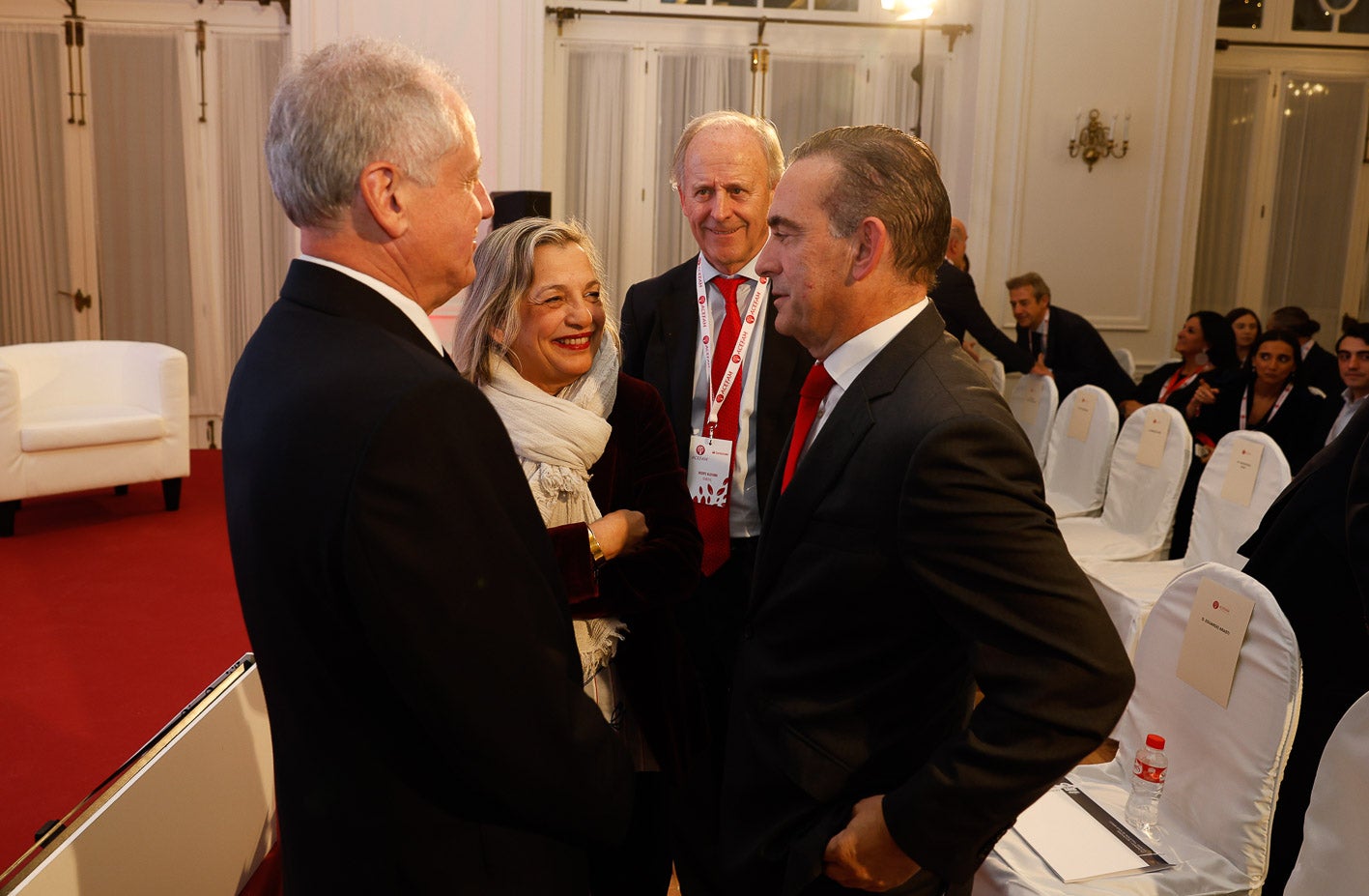 Arasti junto a Chabela Méndez, Vicente Alciturri y Manuel Iturbe.