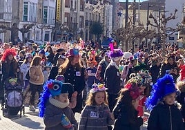Reinosa se pone el sombrero para participar en la fiesta 'Chapeau'.
