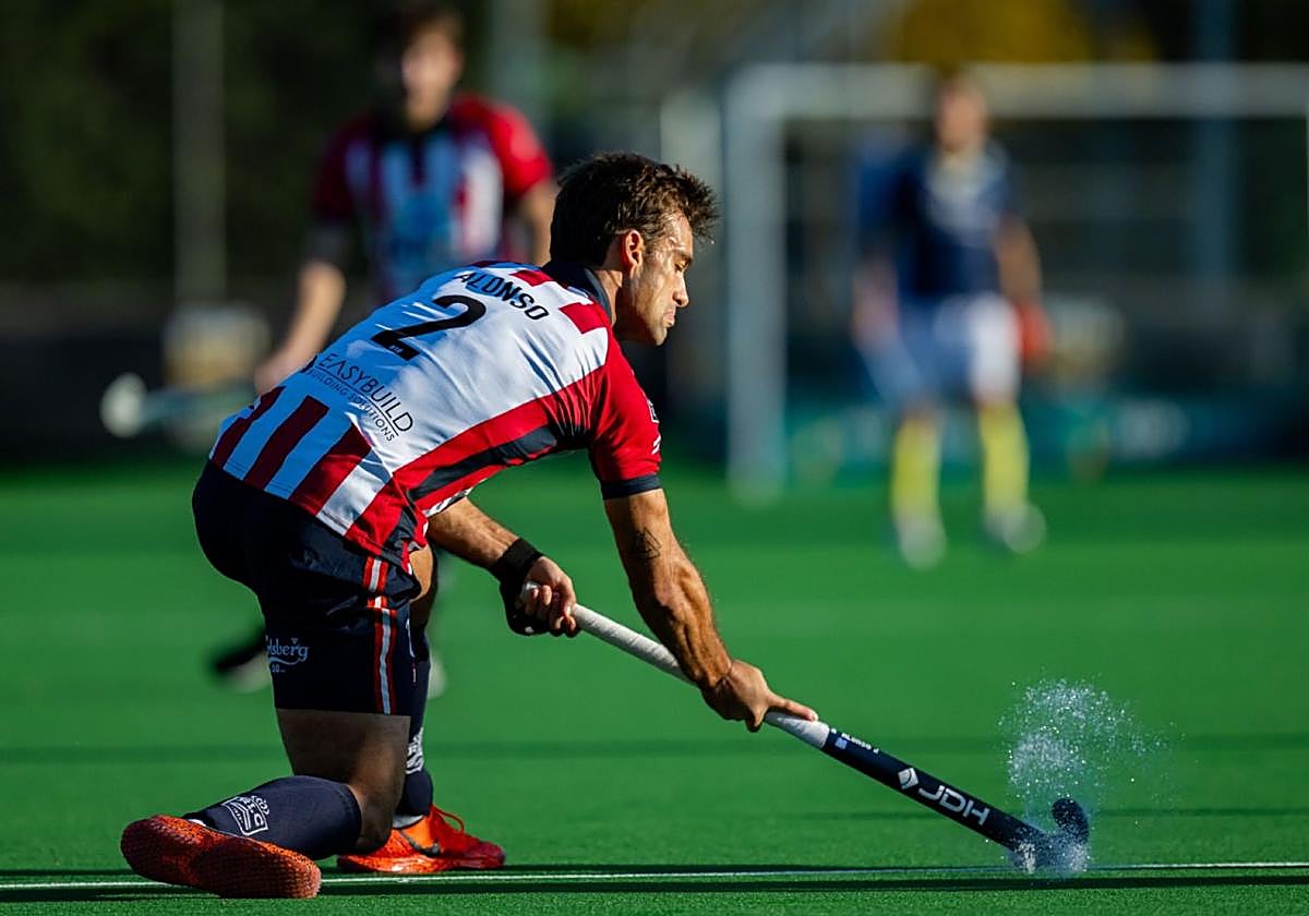 Álex Alonso, en un partido con su actual equipo, el Royal Léopold.