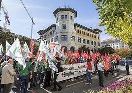 Manifestación de sindicatos para reclamar la subida salarial de los funcionarios el pasado octubre en Santander.