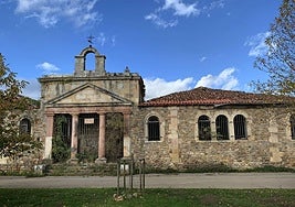 Fachada de las antiguas escuelas de Terán, que se encuentran en estado de ruina.
