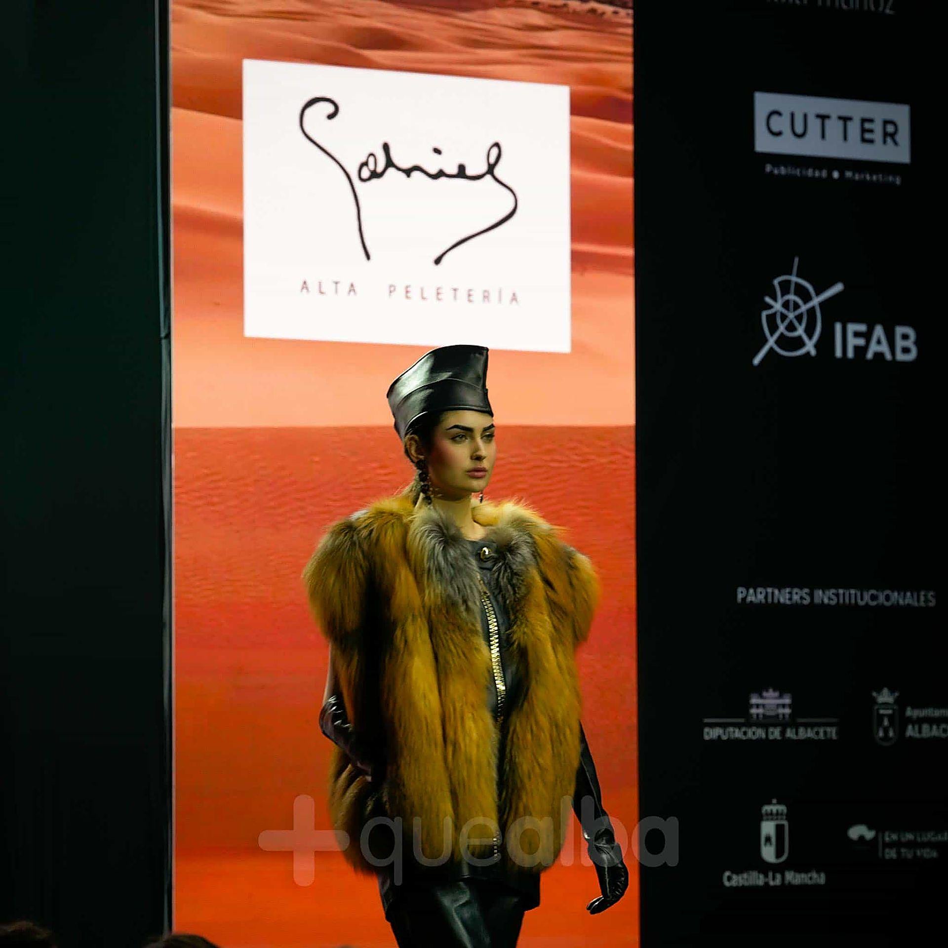 Desfile de de Peletería Gabriel. 