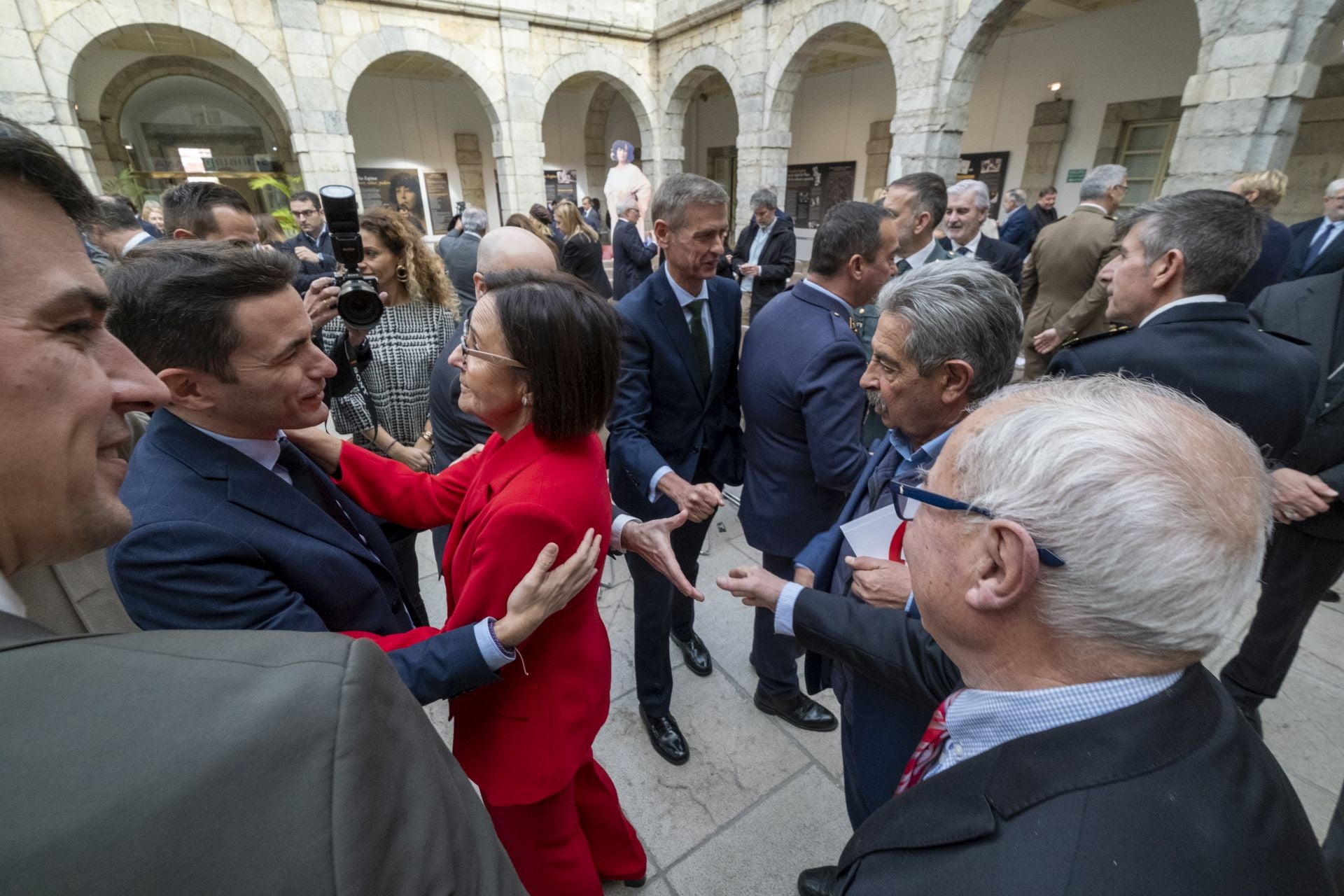 Daniel Fernández, Pedro Casares, Dolores Gallardo, Miguel Ángel Revilla y Miguel Ángel Palacio. 