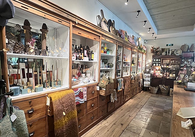 Tienda donde poder adquirir un recuerdo, un detalle decorativo moderno o algo para la casa.