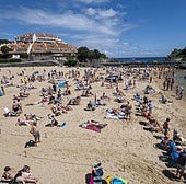 t Se encargará un documento con soluciones para adaptar las playas a la subida del nivel del mar. En la imagen, la playa de El Sable (Isla).