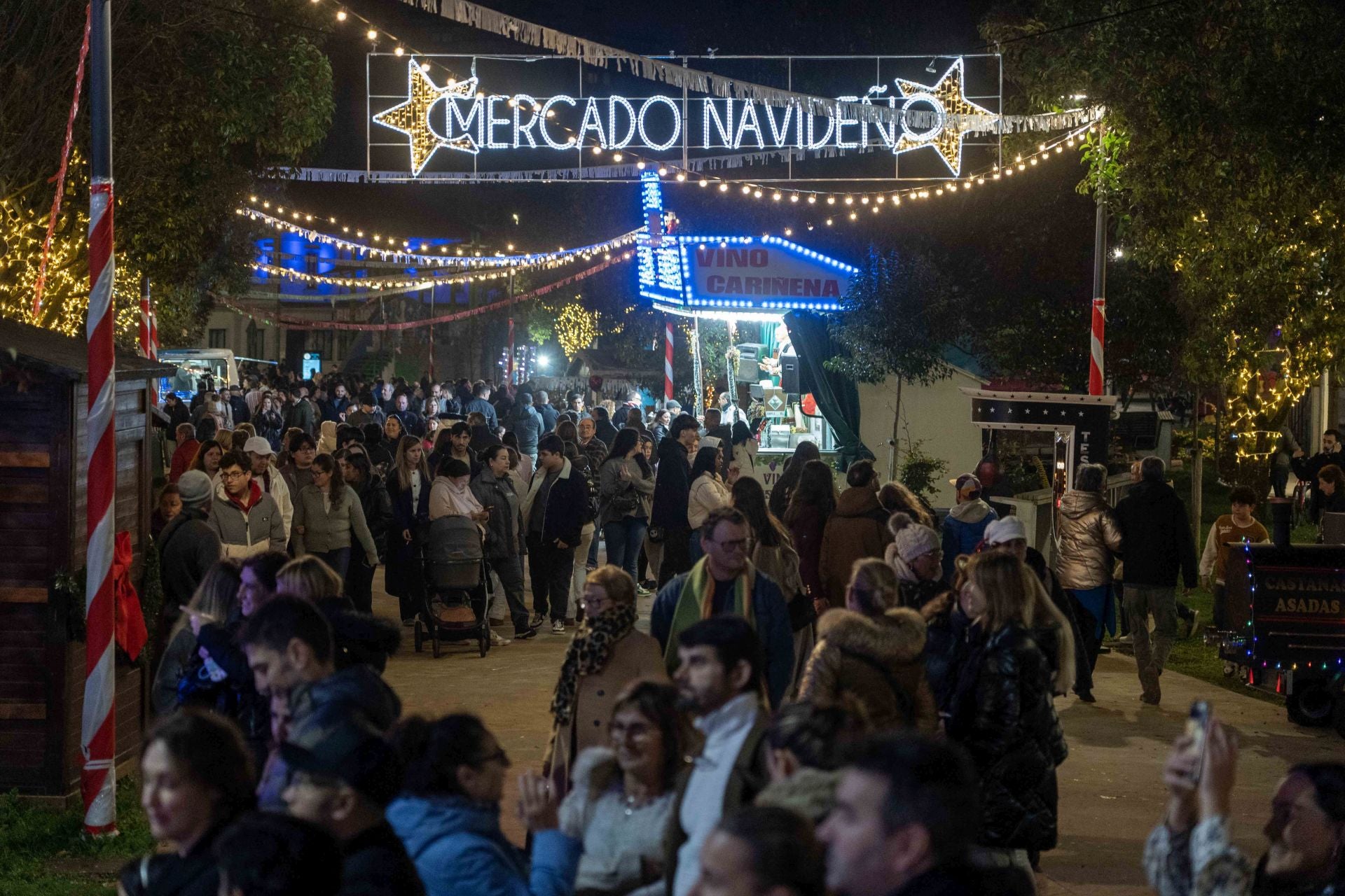 El mercado navideño es uno de los grandes atractivos del municipio en estas fechas.