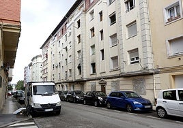 Edificio de la calle Marqueses de Valdecilla y Pelayo donde se proyectan estas viviendas, en La Inmobiliaria.