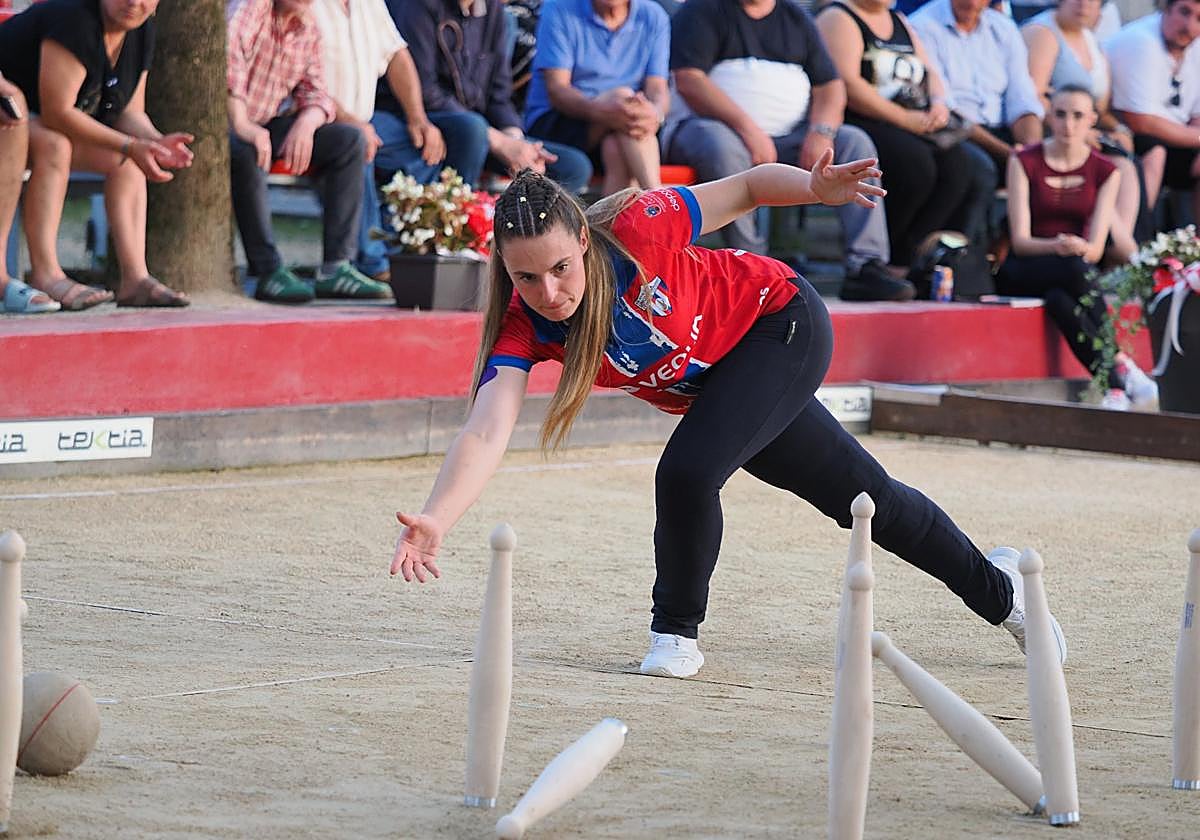 Iris Cagigas, ganadora del Circuito de Bolos.