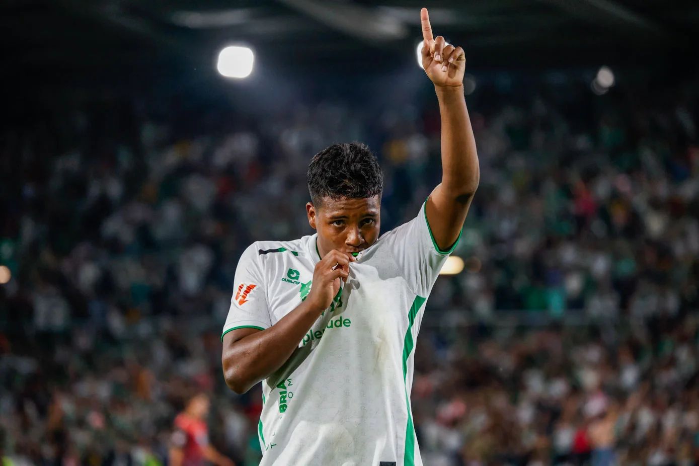 Jeremy celebra su gol en los Campos de Sport.