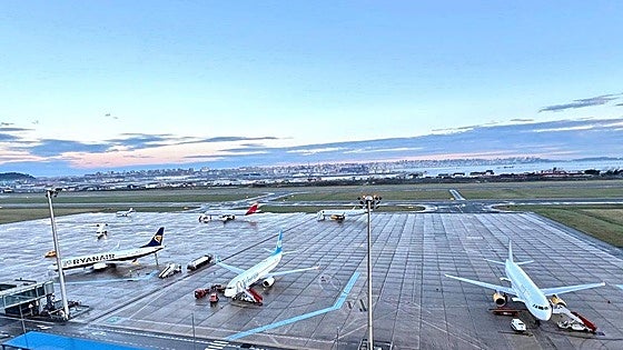 Cinco vuelos con destino a Bilbao aterrizan en Santander