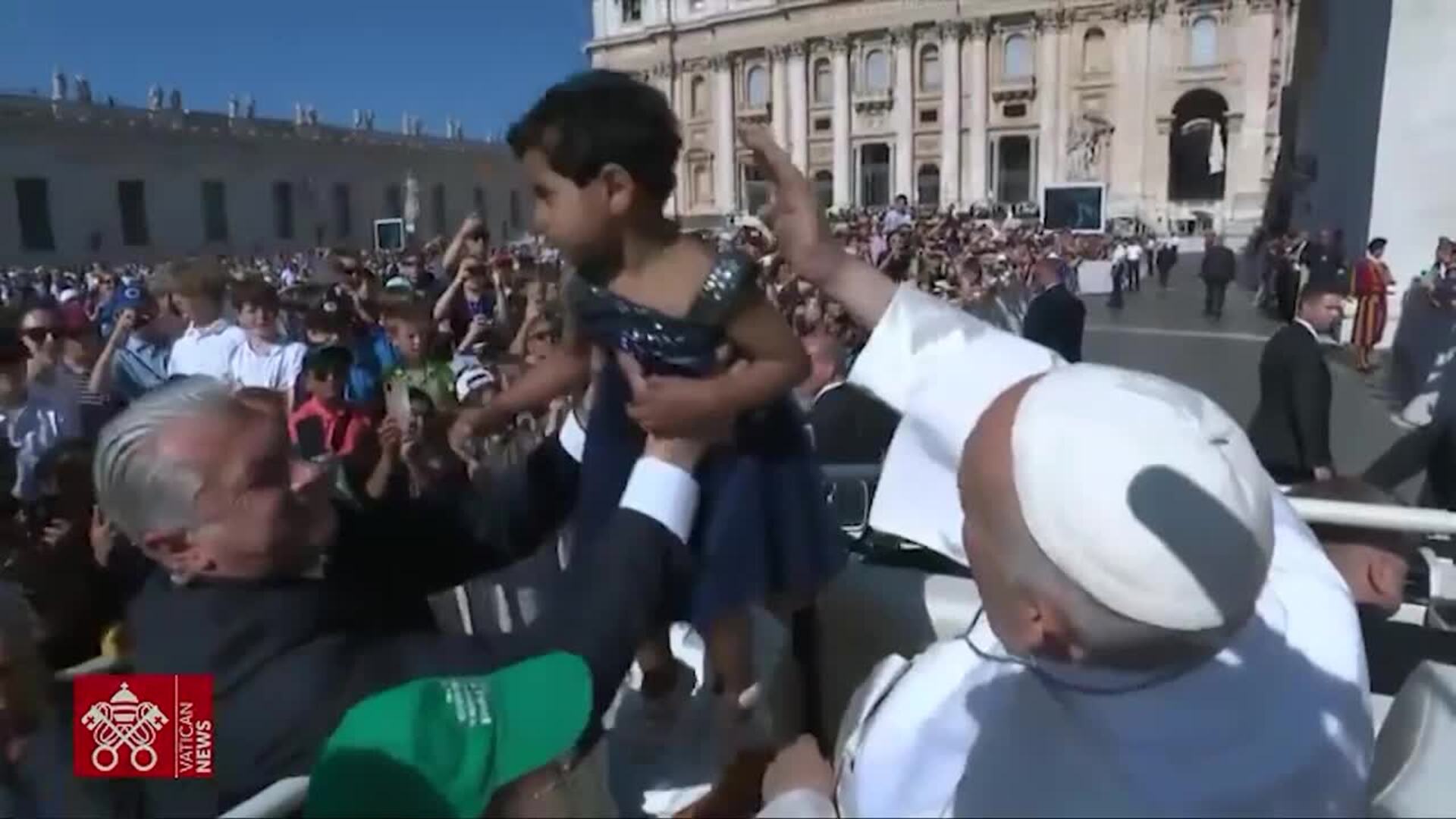 El Papa presenta una ligera mejoría, según el Vaticano