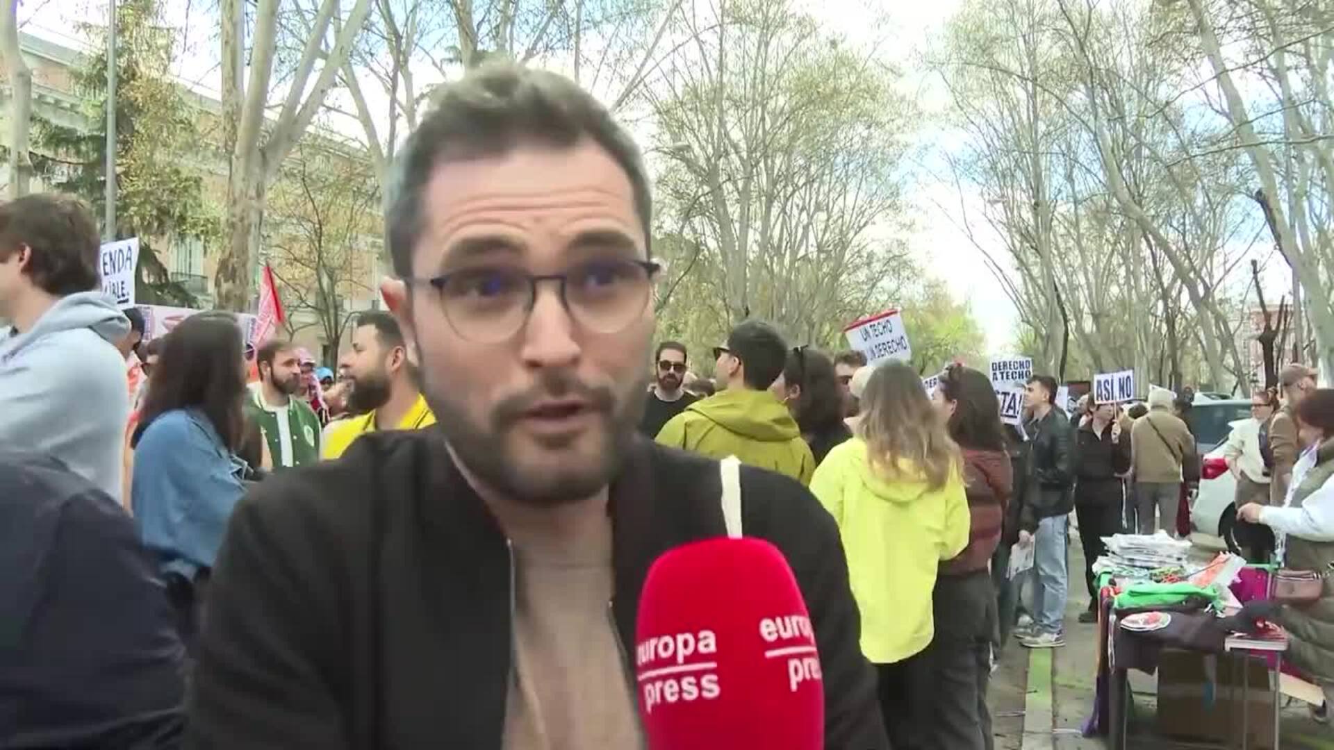 Miles de personas se manifiestan en Madrid por el derecho a una vivienda digna
