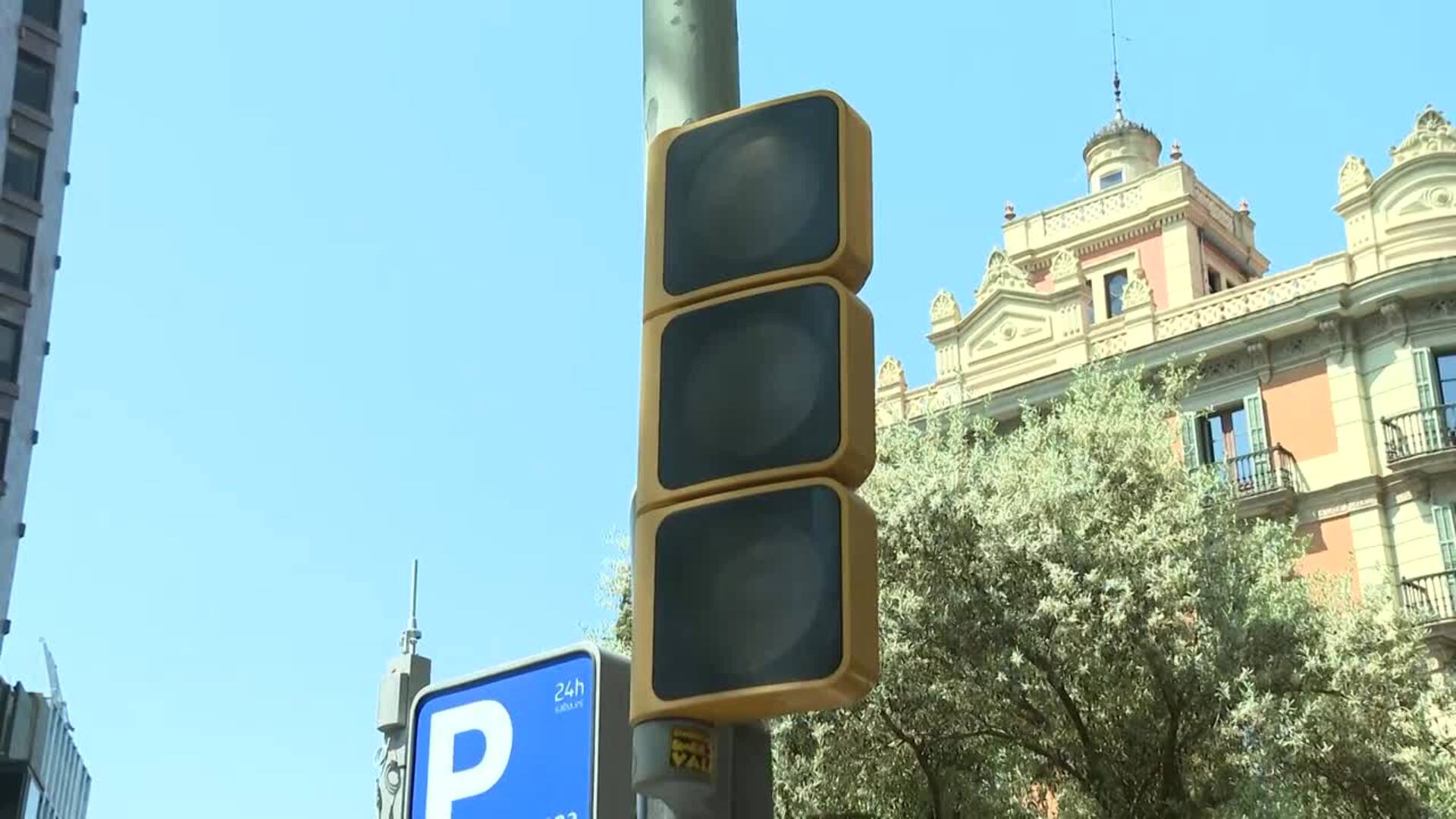El 59,6% de los españoles ve insuficiente la información del Gobierno durante apagón, según CIS