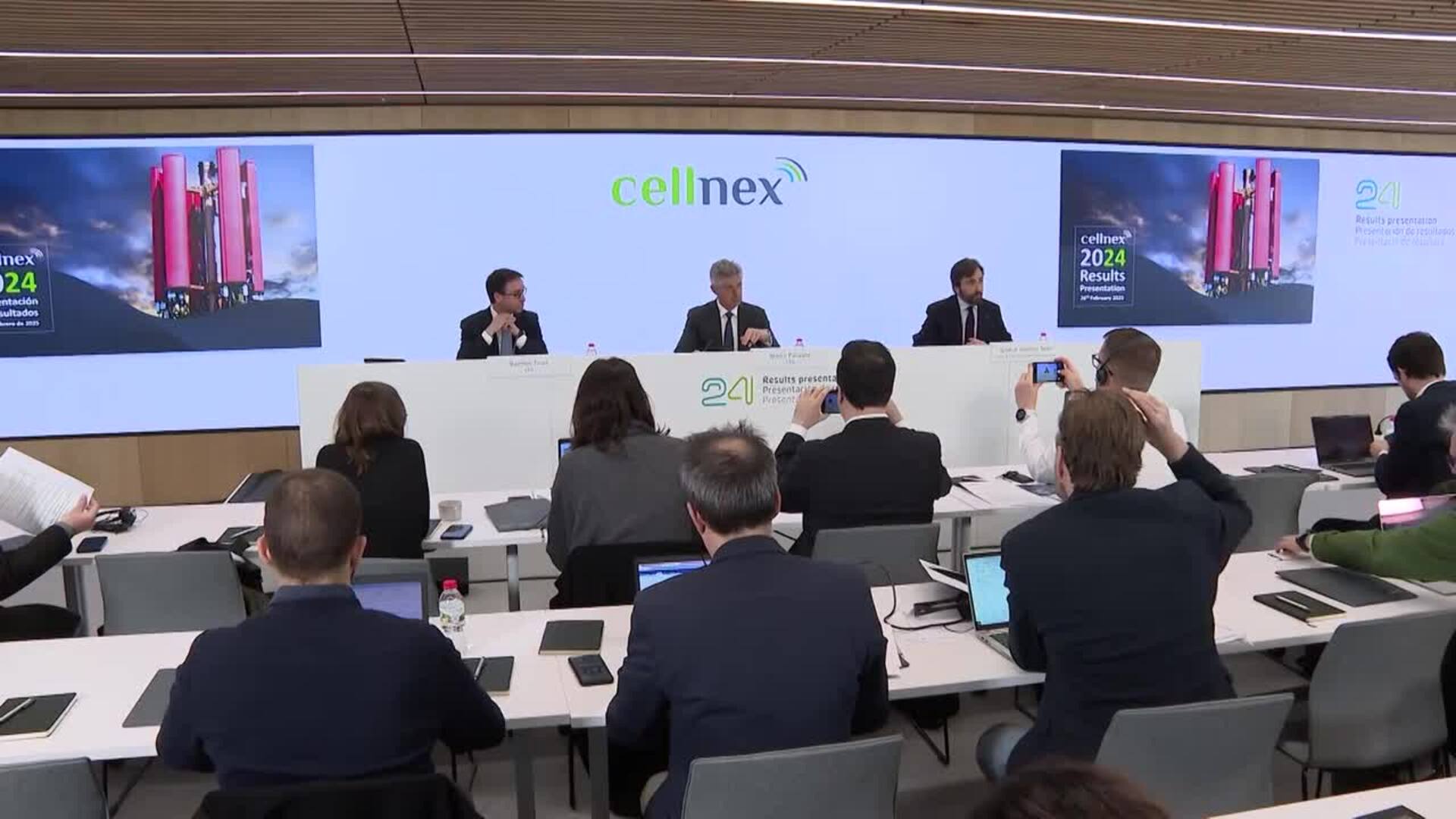 Cellnex ingresa 964 millones hasta marzo (+6,3%) y pierde 49 millones, un 25,6% más