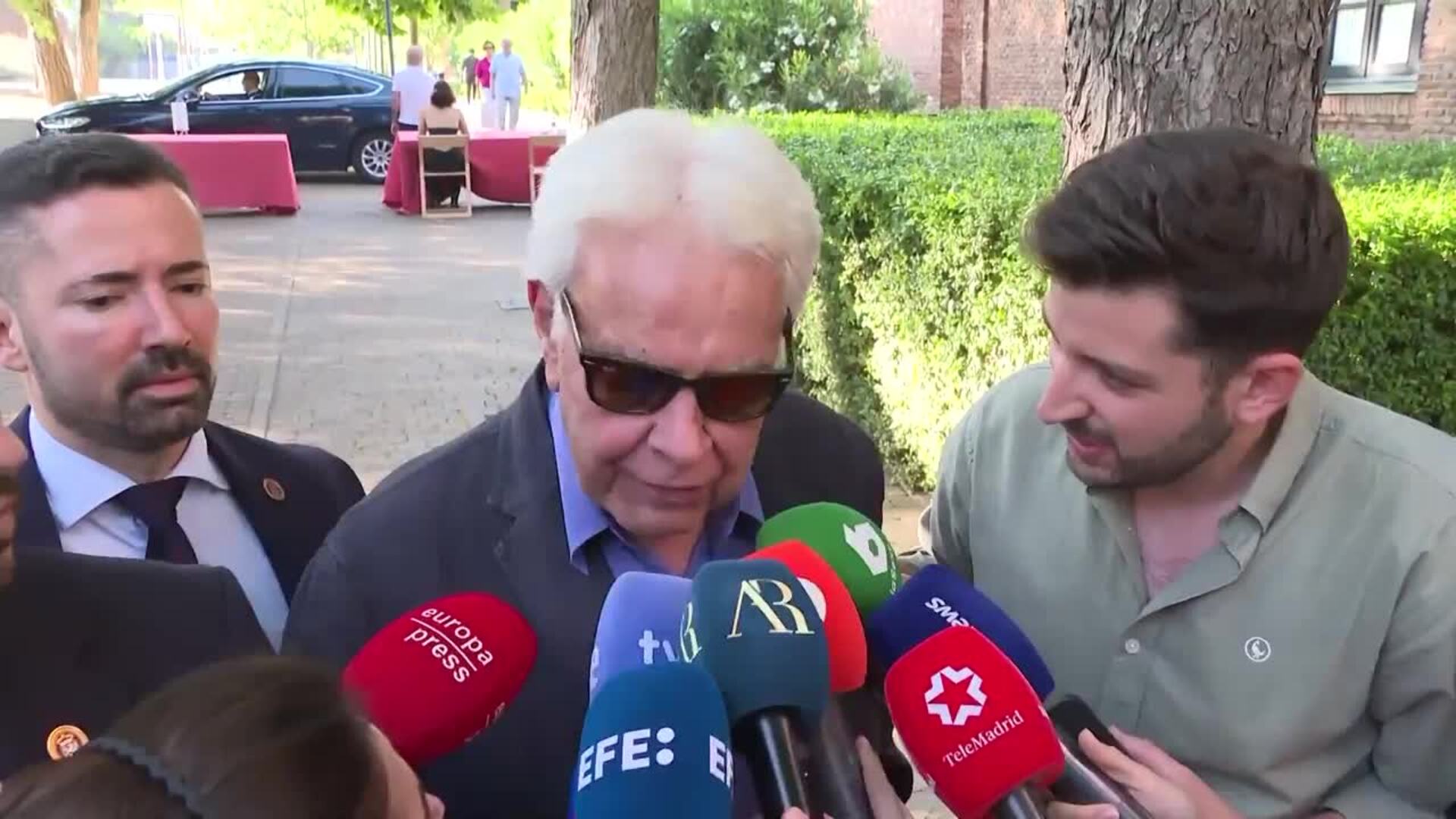 Felipe González afirma que "Madina fue mi candidato y lo sigue siendo"
