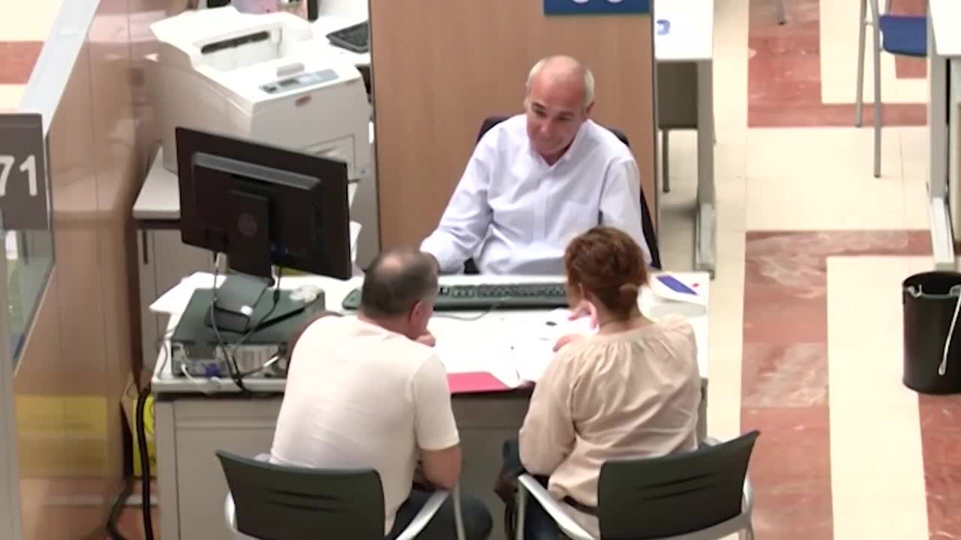 El Ejecutivo aprueba la subida salarial pendiente del 0,5% para los 3 millones de funcionarios