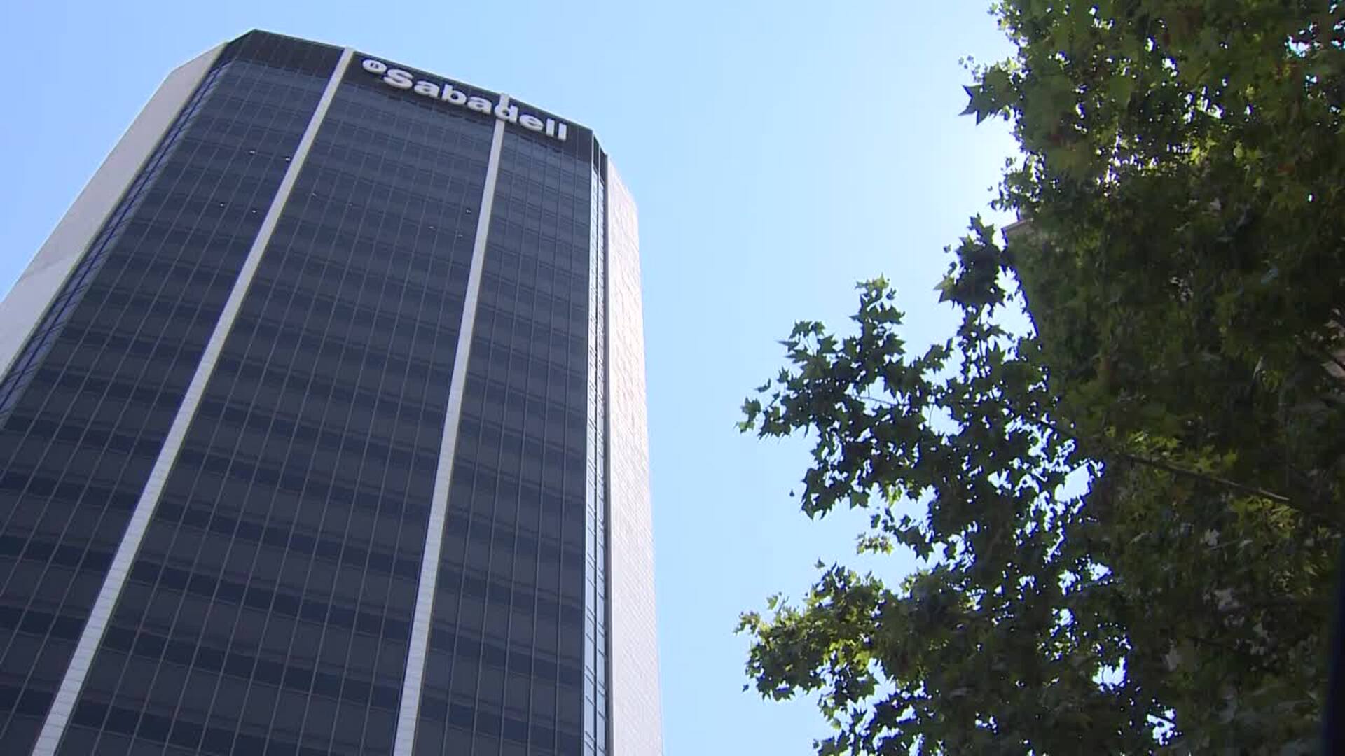 Sabadell desvincula la venta de TSB de la OPA ante las reacciones a la operación