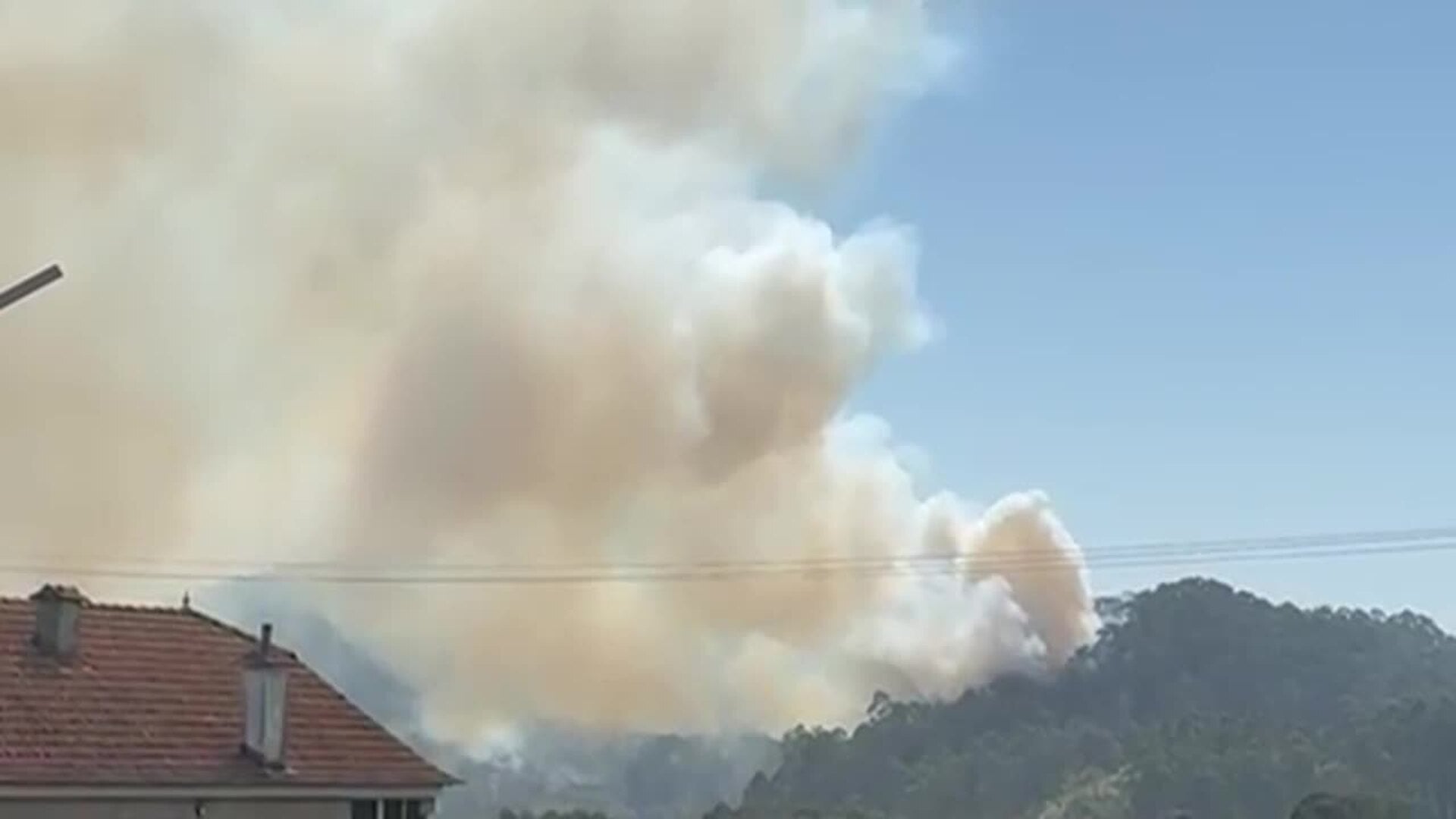Estabilizado un incendio forestal en la parroquia de Vincios, en Gondomar (Pontevedra)