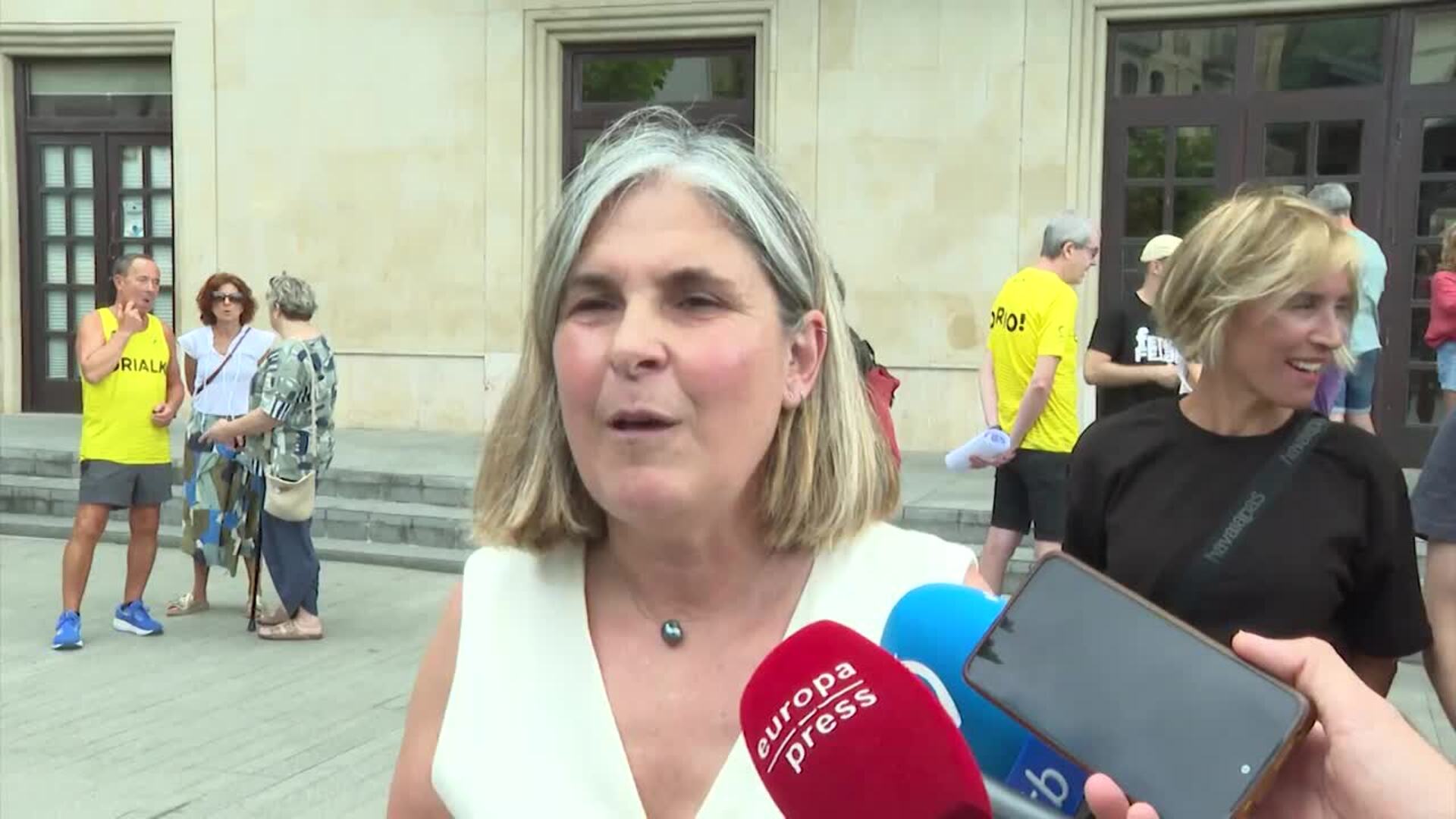 Bildu asegura que no pueden "quedarse mirando" con "lo que está pasando" con el euskera