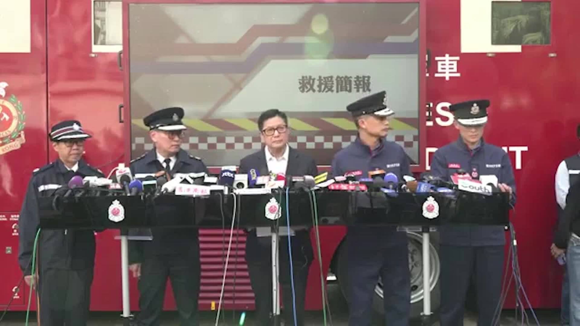 Ascienden a 128 los muertos por el incendio de un complejo de rascacielos en Hong Kong