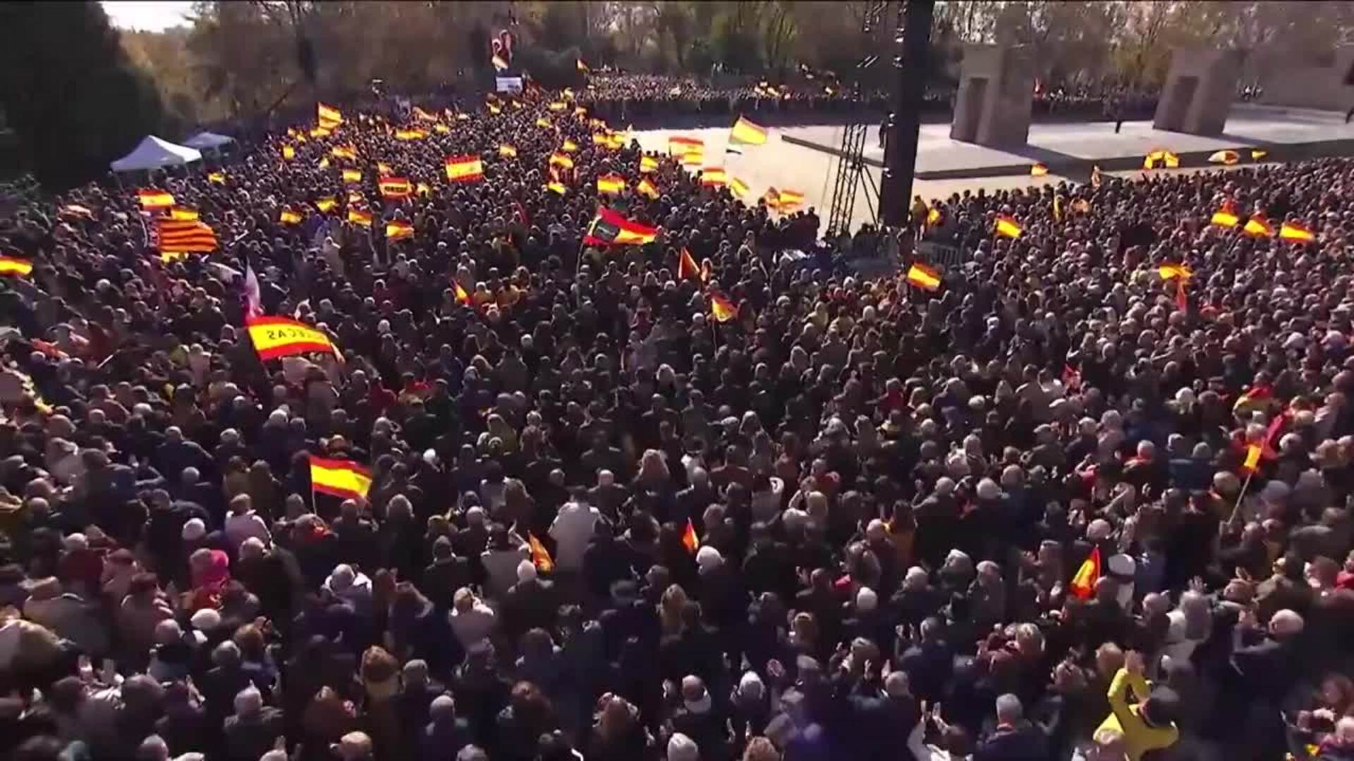 Ayuso asegura que ETA está "preparando su asalto" mientras "sostiene" a Sánchez