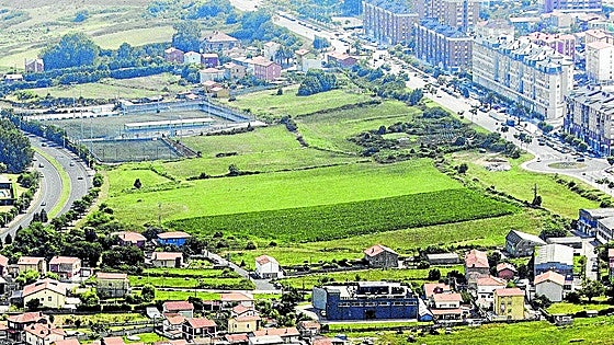 El aparcamiento disuasorio de la S-20 también será recinto ferial y estará junto al campo de fútbol de Monte