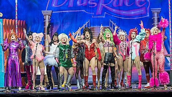 Las drag queens de Los Amigos de Chechu se coronan en el concurso de murgas